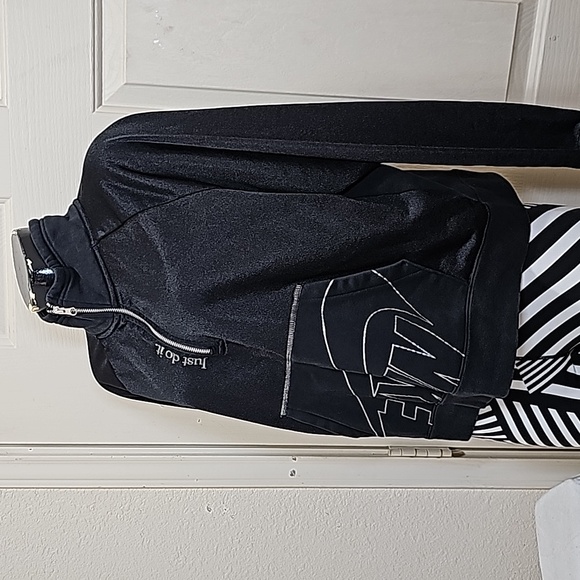 Nike Women Fleece 1/4 Zip up Sweater - Picture 5 of 9